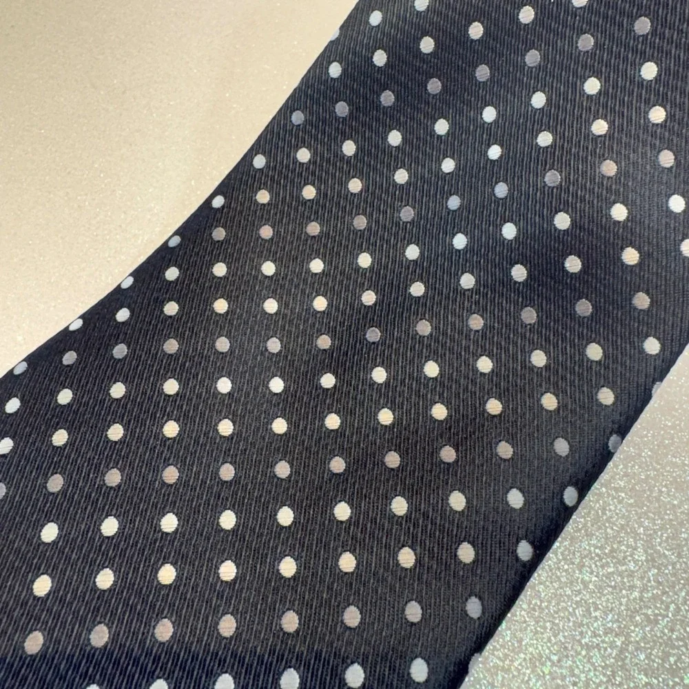 Cedarwood State‎ Mens Black Polka Dot Silk Blend Necktie Silver Grey Pattern